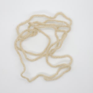 7MM SIMPLE PEARL BRACELET ON ELASTIC- WHITE main image 1