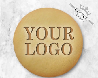 Timbro e taglierino per biscotti personalizzati con logo. Goffratore di forma rotonda. Richiedi il tuo rendering 3D gratuito prima di acquistare!