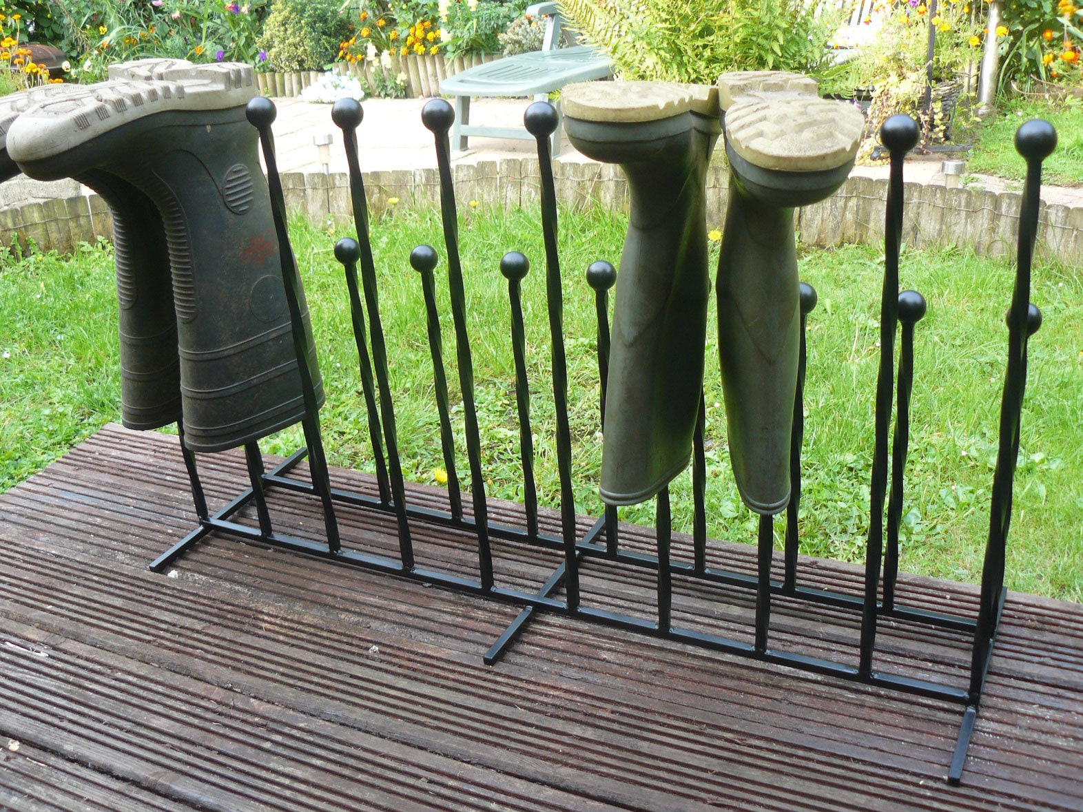Iron welly stand hot sale