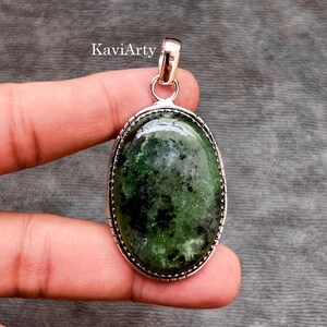 Colgante de rubí y zoisita hecho a mano: joyería de piedras preciosas en plata de ley 925.