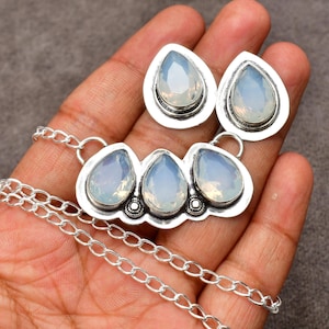 Ensemble de boucles d'oreilles faites main en argent sterling 925 avec opale laiteuse