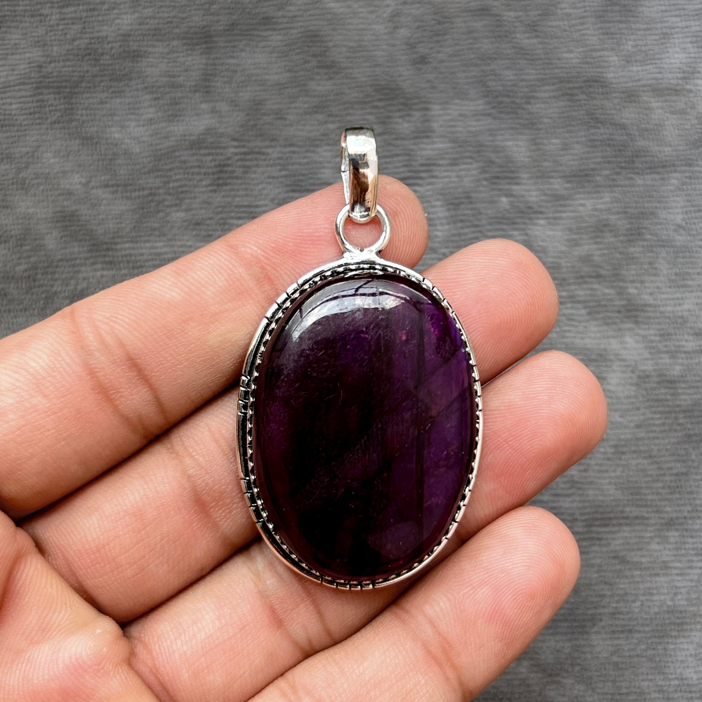 Ciondolo Artigianale In Argento 925 Con Labradorite Viola E Granato – Fatto In India