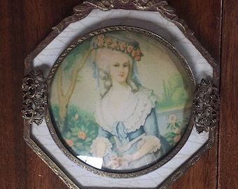 VINTAGE CAMEO Wall Hanging of a Beautiful Lady in Costume from 1600's era, Metal Frame and Filigree C1930 Great Condition