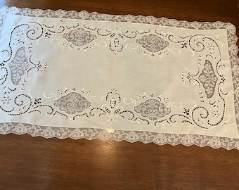 Antique Linen Runner: Hand Sewn Cutwork, Point de Venise Lace, Italian C1920