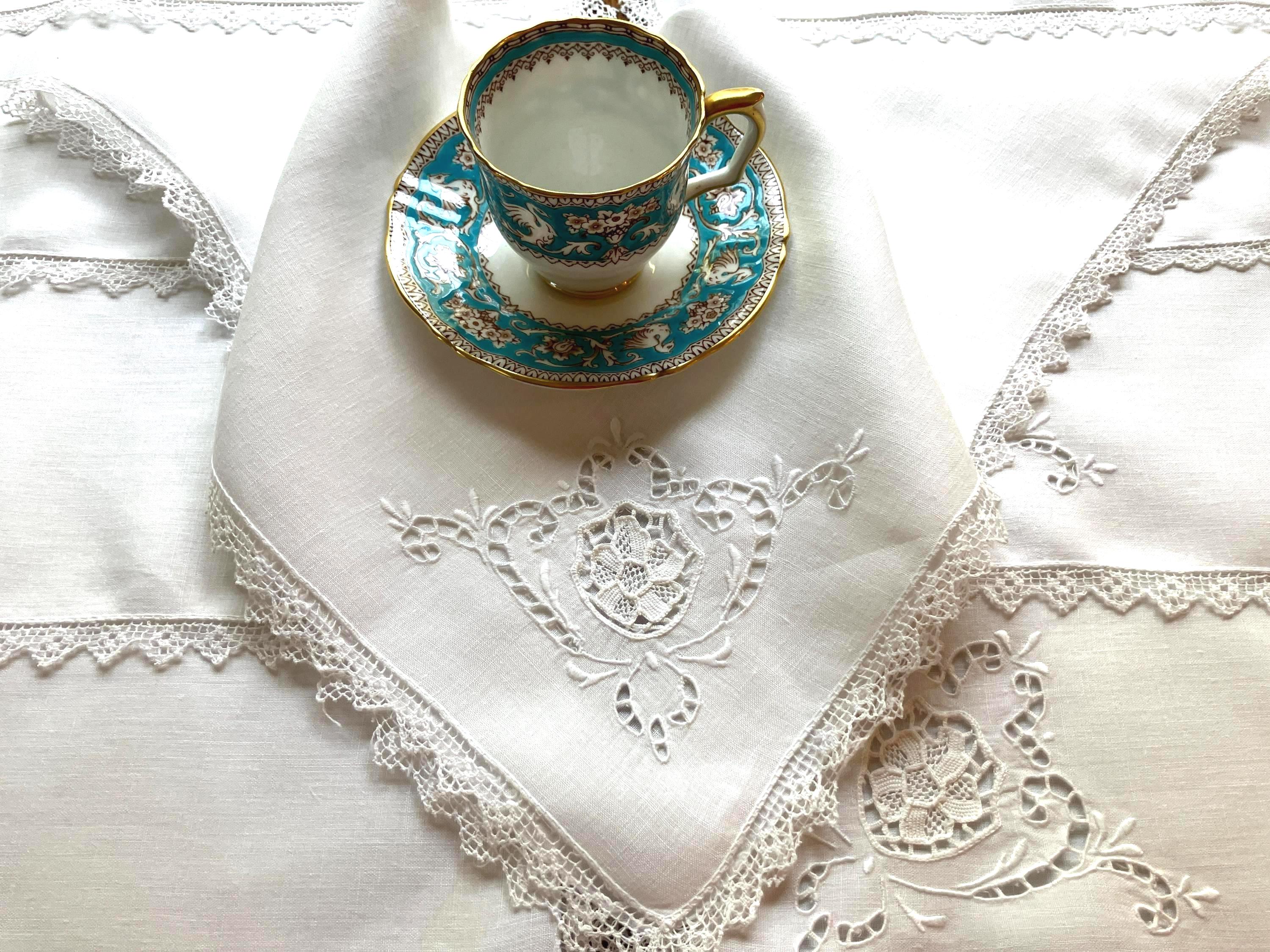 Nappe en dentelle – Élégance vintage pour réceptions | Location