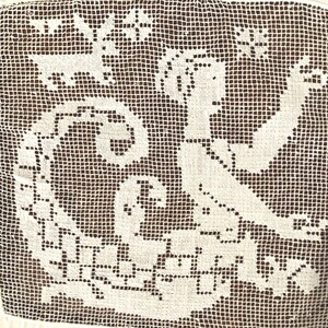 RUND FIGUR Antik Duk Sankt Göran och Drake Lejon Enhörning Mytiska Varelser Handsnören bild 2