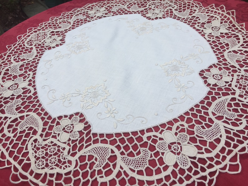 ANTIQUE Placemats/rondels Set of 5 Beige Linen Hand Made Italian 19