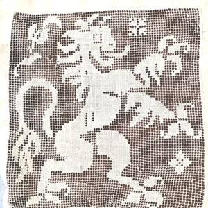 RUND FIGUR Antik Duk Sankt Göran och Drake Lejon Enhörning Mytiska Varelser Handsnören bild 8