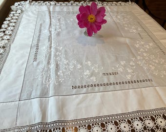 ANTIQUE TEACLOTH White Linen with Hand Work Embroidered Shamrocks and Flowers, Drawn Work and Lace Border C1930 41-Inch by 42-Inch Square