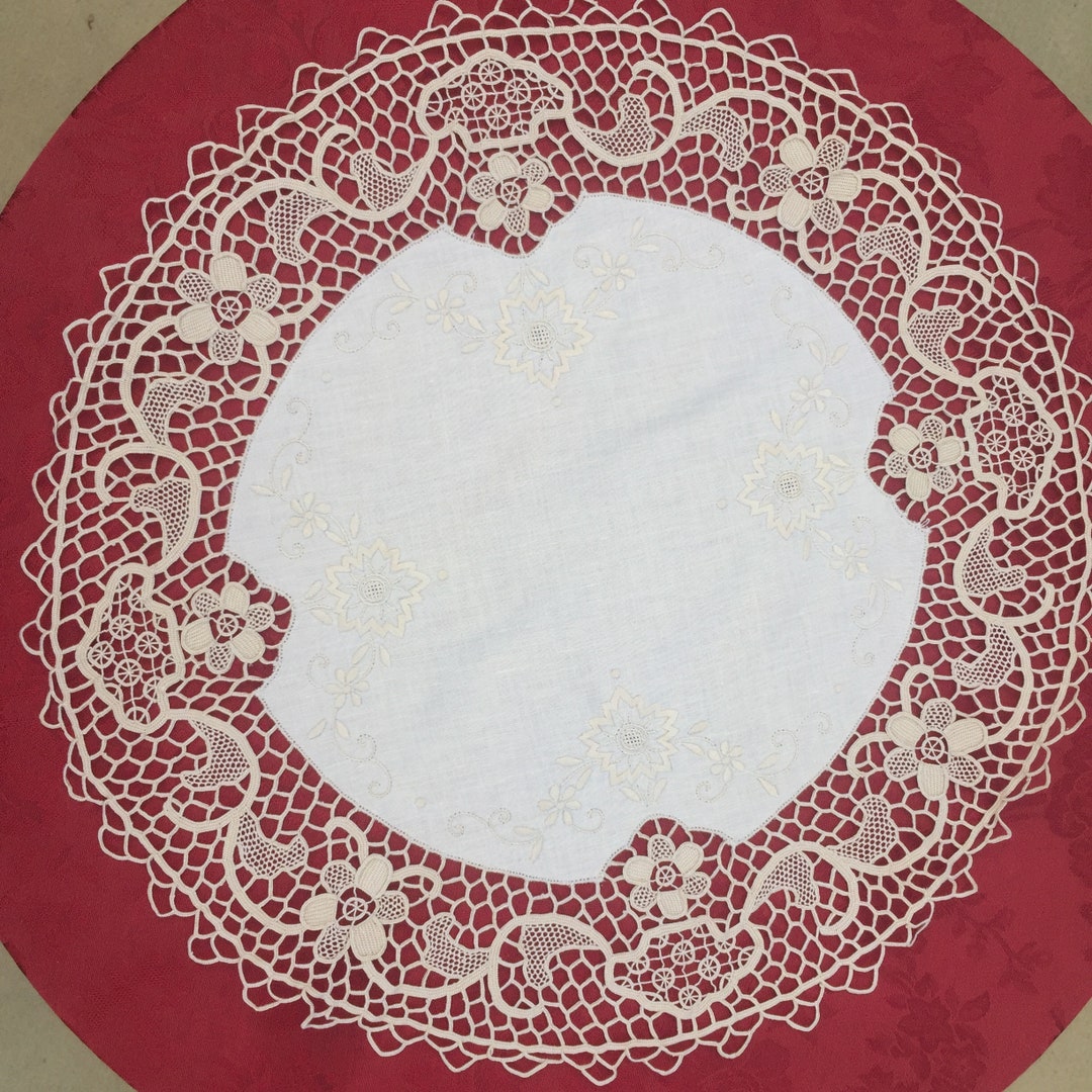 ANTIQUE Placemats/rondels Set of 5 Beige Linen Hand Made Italian 19