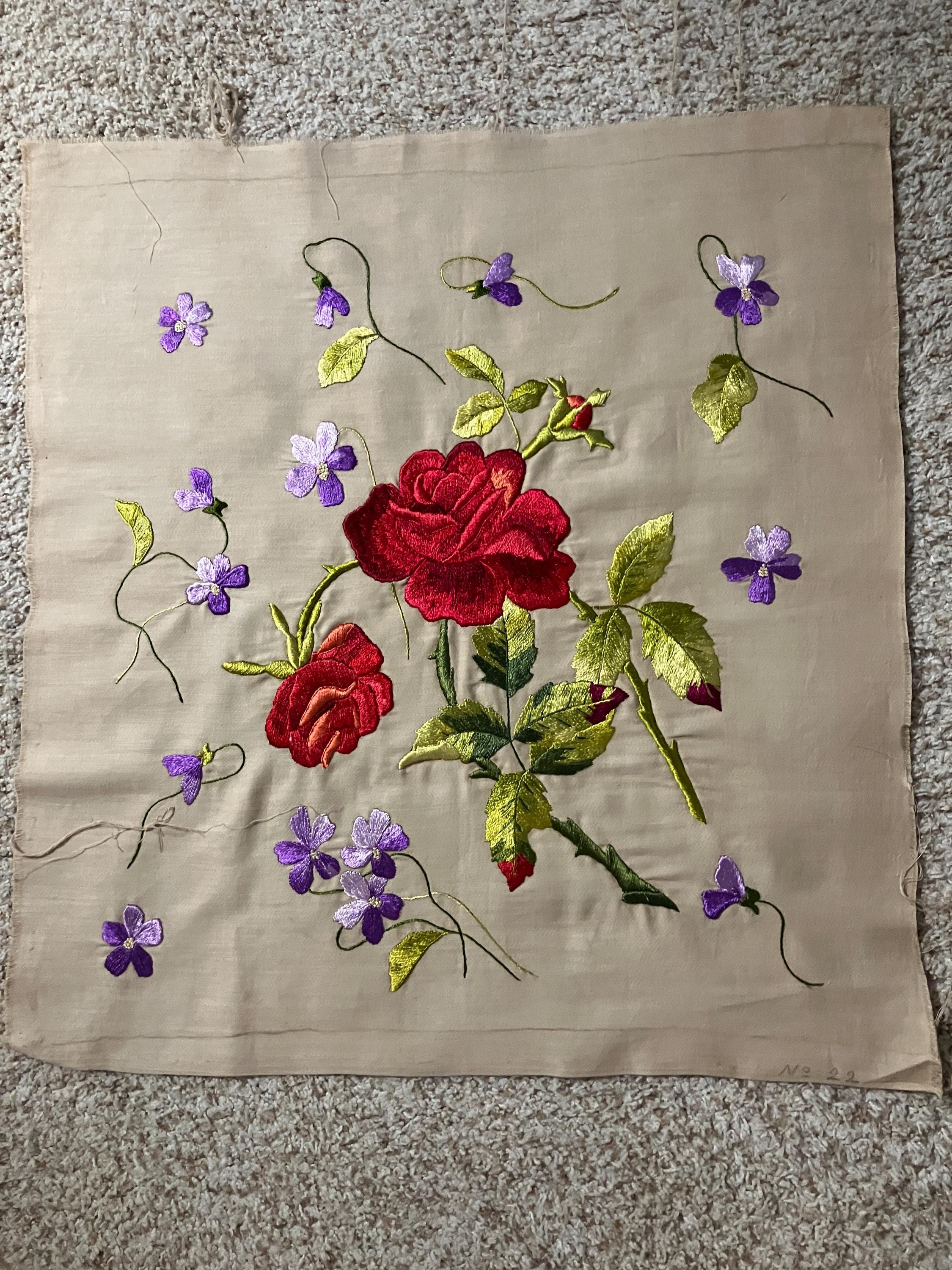 SPECTACULAR EMBROIDERY Gorgeous Red Roses on Heavy Natural Color Linen Perfect as Pillow Top or Framed. Great Condition C1940 Price Drop!