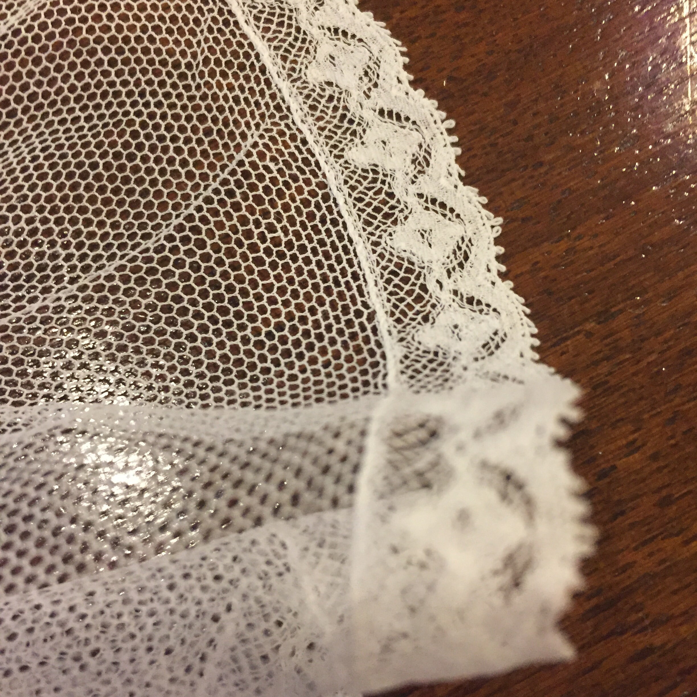 ANTIQUE HANDKERCHIEF Delicate and Feminine Lady's Hanky With Ruffle ...