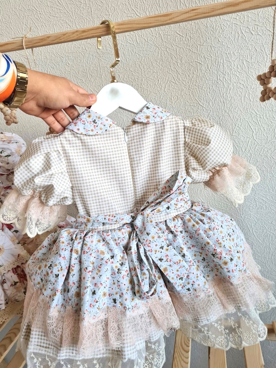 Baby girl shop vintage dresses