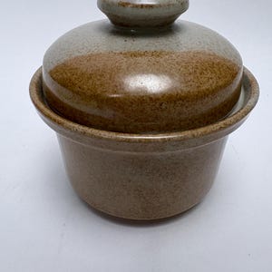 Iron Mountain Stoneware White Top Sugar bowl with lid vintage 1970s