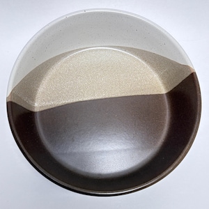Mikasa studioaardewerk 9 inch driekleurige serveerschaal