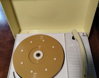 Vintage Zenith Y504 Portable Record Player - 1960's
