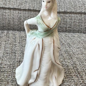 Vintage Porcelain Figurine, Bride and groom figurine, vintage bride and groom, cake topper, vintage cake topper, vintage lady, lady figurine