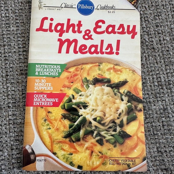 Pillsbury Light and Easy Meals Cookbook