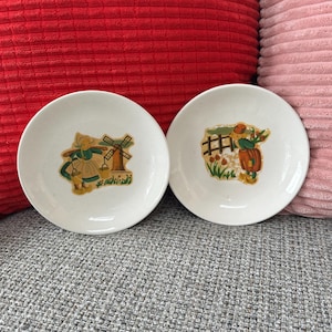 Vintage Dutch Plates, vintage plate, vintage Dutch decor, Dutch, wooden shoes, home decor, vintage home decor