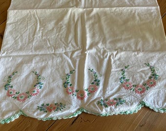 Federa per cuscino con ghirlanda floreale ricamata