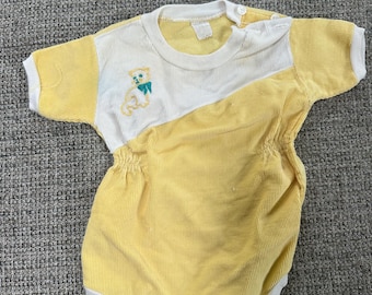 Body de bebé vintage con diseño de gato amarillo
