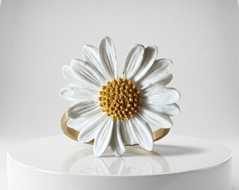 Napkin Rings Daisy | Ceramic Daisy | Artisan Home Gift | Spring, Summer, and Weddings | Minimalist Floral Table Decor