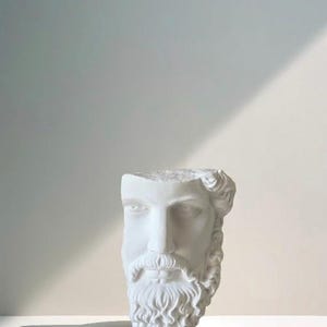 Escultura abstracta de busto de hombre barbudo - Estatua minimalista de rostro masculino griego - Decoración grecorromana moderna para estantería y mesa de centro