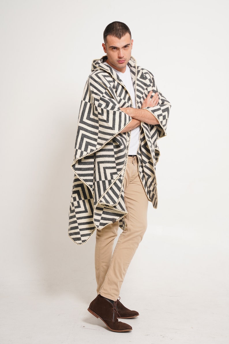 Poncho With Hood, Andean, Chunky. Hooded Poncho Raymi Gray