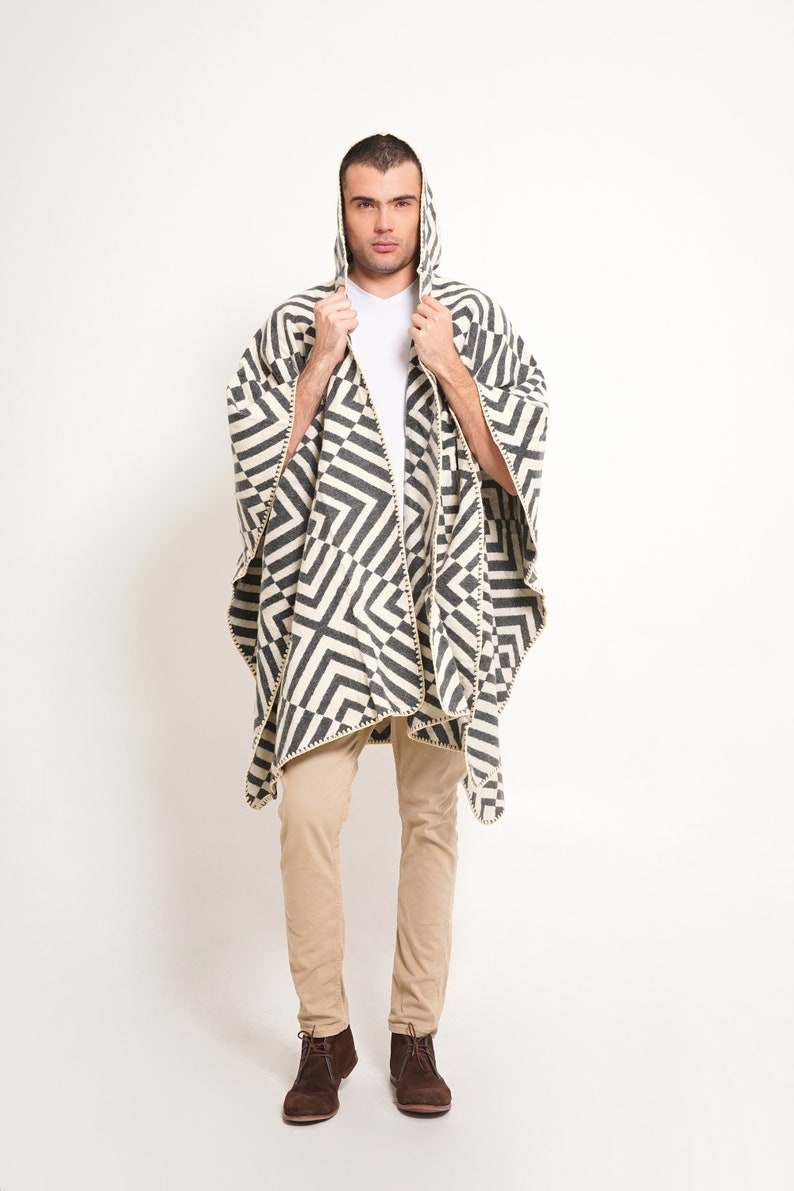 Poncho With Hood, Andean, Chunky. Hooded Poncho Raymi image 4