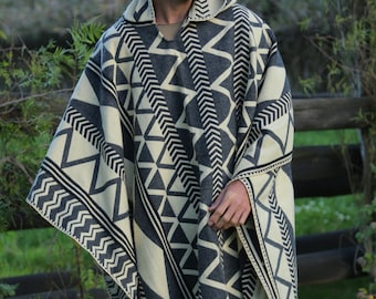 Oversized Andean Poncho: Ecuadorian Crafted Menswear