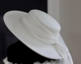 Hochzeitshut mit Chiffonschal: Abnehmbarer Boho-Brauthut