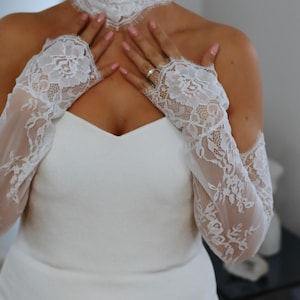 Chantilly Lace Bridal Sleeves: Ivory Detachable Fingerless Wedding Gloves image 3