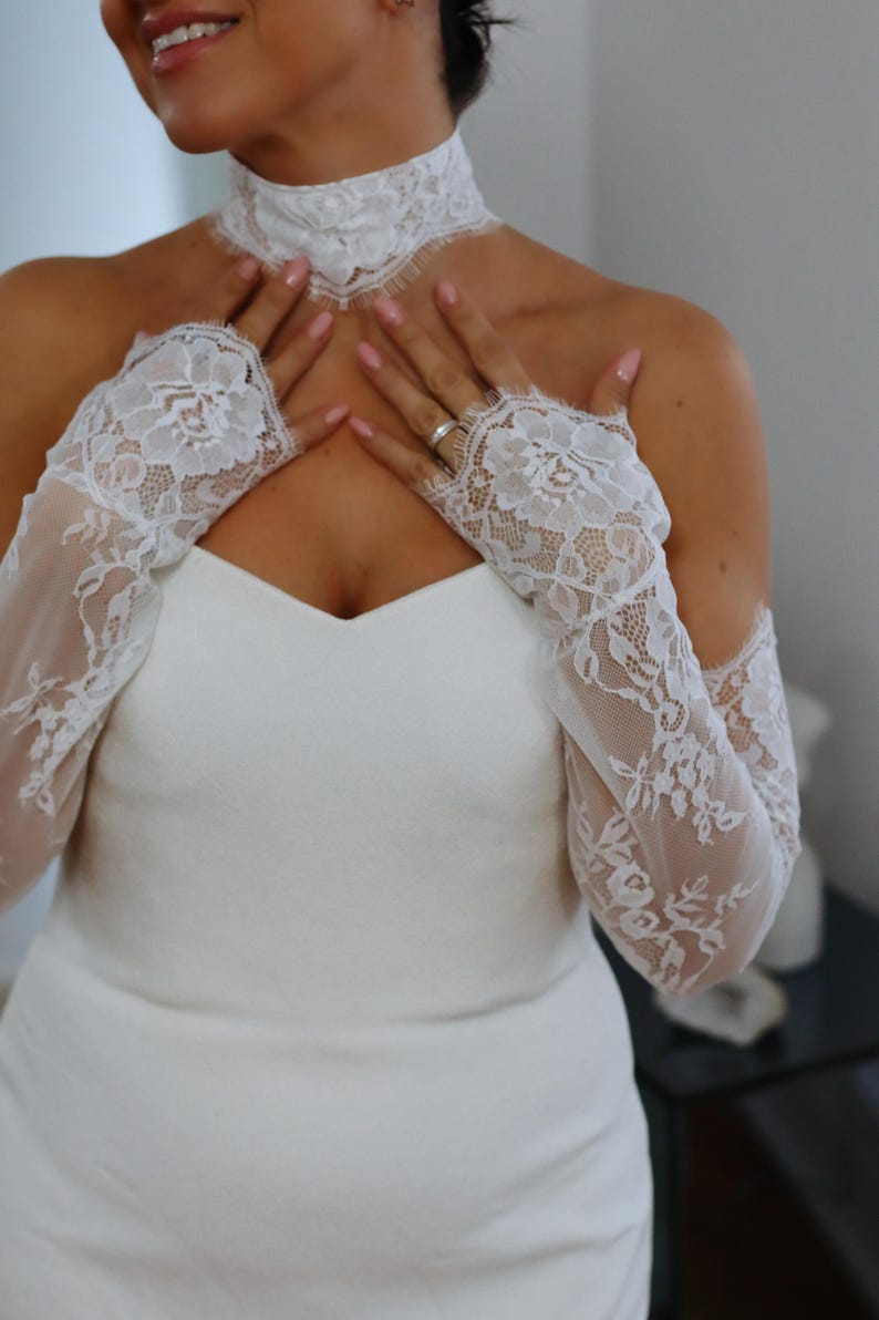 Chantilly Lace Bridal Sleeves: Ivory Detachable Fingerless Wedding Gloves image 3