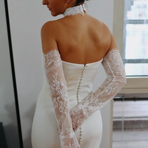 Chantilly Lace Bridal Sleeves: Ivory Detachable Fingerless Wedding Gloves image 2