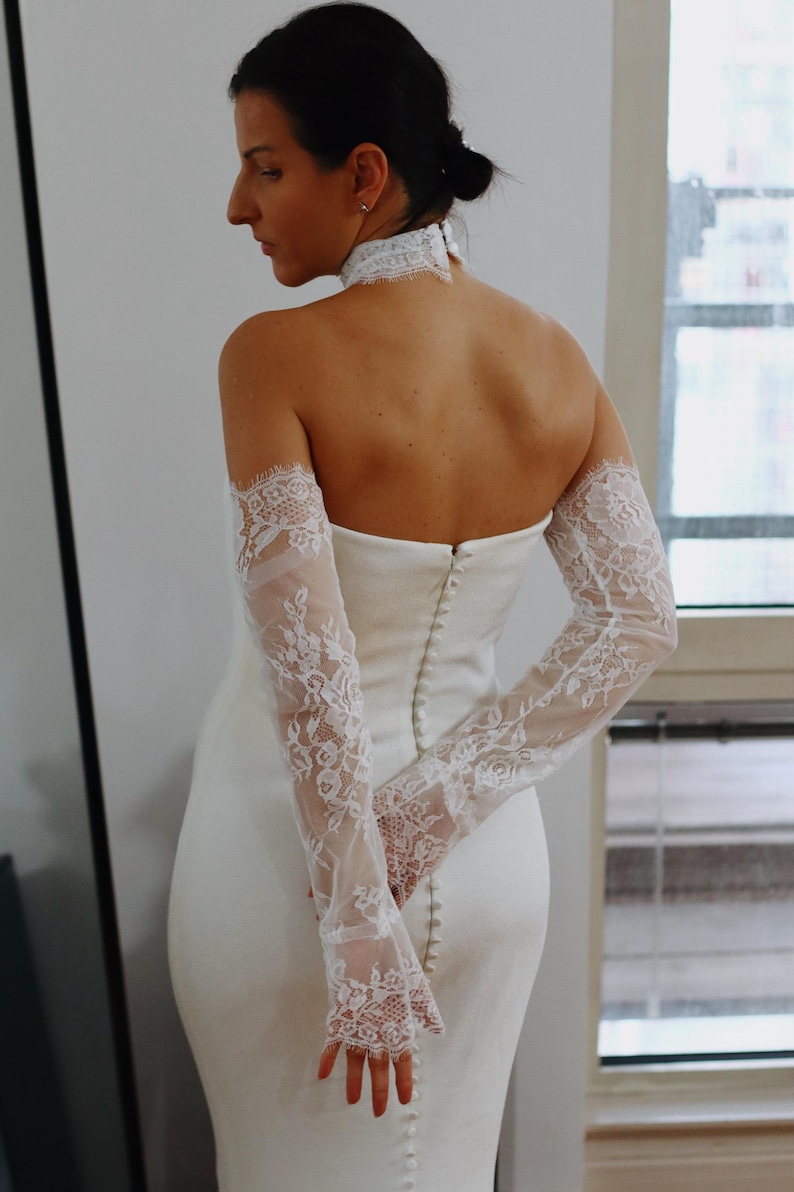 Chantilly Lace Bridal Sleeves: Ivory Detachable Fingerless Wedding Gloves image 2