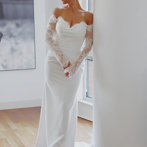 Lace Ärmel Brautkleid: Soft Satin Korsett Brautkleid