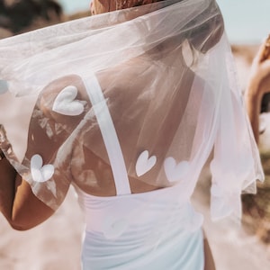 Soft Minimalist Tulle Heart Wedding Veil, Sheer Short Fingertip Chapel Cathedral Bridal Veil, Bachelorette Hen Party Bride To Be Simple Veil