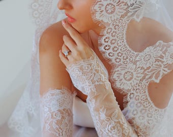 Chantilly Lace Wedding Veil: Bridal Tulle Cathedral Veil