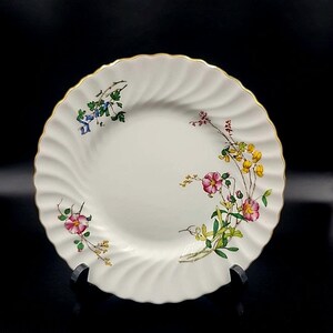 Minton Global Wreath Dainty Sprays Salad Plate S511 Pink Yellow Blue Flowers