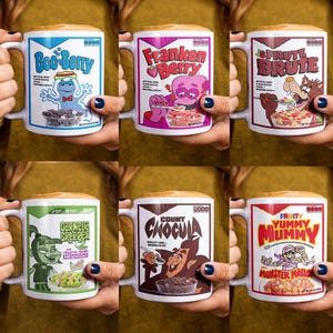 Puede incluir: Un juego de seis tazas de cerámica blanca, cada una con un diseño gráfico colorido inspirado en las cajas de cereales de monstruos clásicos. Los diseños incluyen Boo-Berry, Franken Berry, Frute Brute, Carmella Creeper, Count Chocula y Fruity Yummy Mummy.
