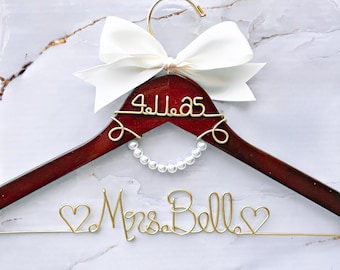 Personalized Wedding Hanger: Custom Name & Date, Bridal Gift with Pearls