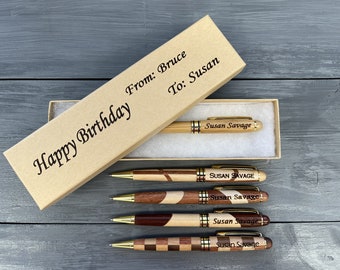 Gepersonaliseerde gegraveerde houten pen, aangepaste houten balpennen, monogrampen, bamboe, esdoorn, palissanderpen, bruiloft, dokter, afstudeercadeau