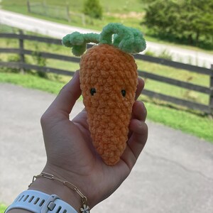 No-Sew Calvin the Carrot Crochet Pattern *DIGITAL ONLY