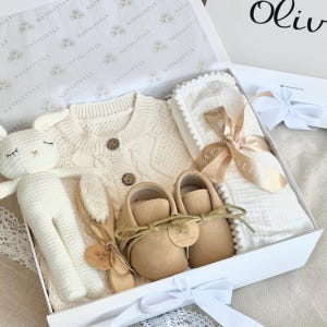PERSONALIZED Baby gift box, Baby boy gift box, Gender neutral baby gift, Baby shower gift, Welcome new baby, Newborn gift set, Baby gift box