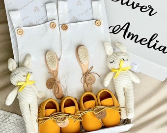 Personalized Twin Baby Gift Set, Newborn twin gift, Twin gift box, Twin boys gift, Twin shower gift, Twin gift neutral, New twins gift set