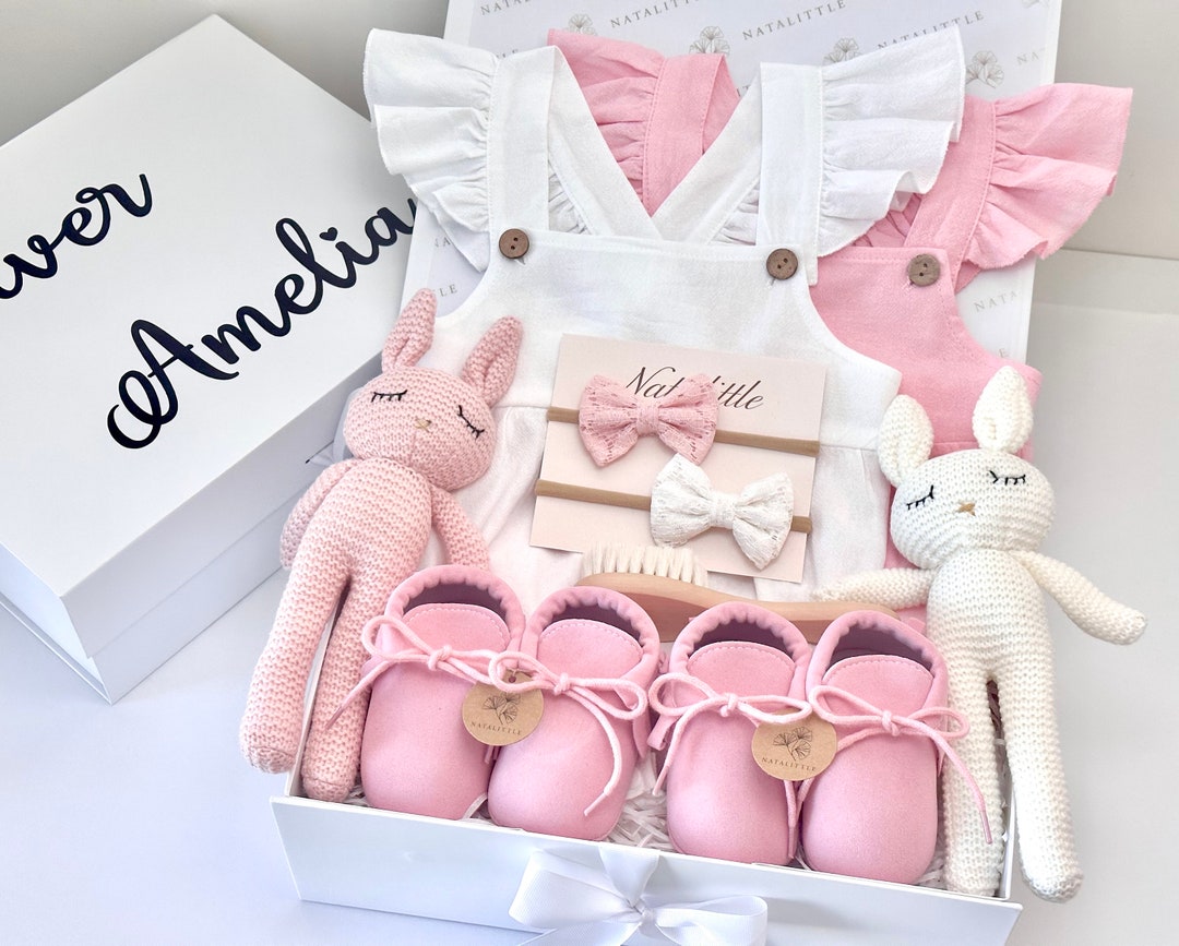 PERSONALIZED Twin Girls Gift Box, Newborn Twin Gift Set, Twin Girls Gift Box, Twins Baby Gift