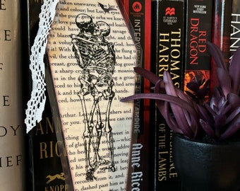 Dracula inspired coffin bookmark with skeleton lovers | Bram Stoker | Vampires | Bats | Damask