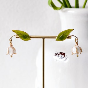 Lily of the Valley Pearl Earring, Wedding Bridemaids Dangle Drop Pearl Earring Gift for Her, Dainty Statement Earring Birthday Gift