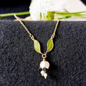 Lily of the Valley Pearl Necklace, Lilly Floral Necklace, Wedding Necklace, Bridesmaid Gift for her
