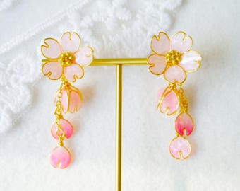 Pendientes colgantes de flor de cerezo de resina, pendientes florales kawaii